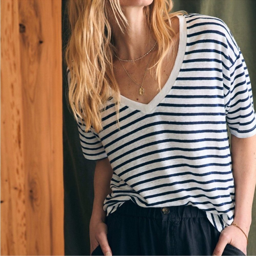 FAHERTY Oceanside 100% LinenโV-Neck Tee White Blue Womenโs Size XS